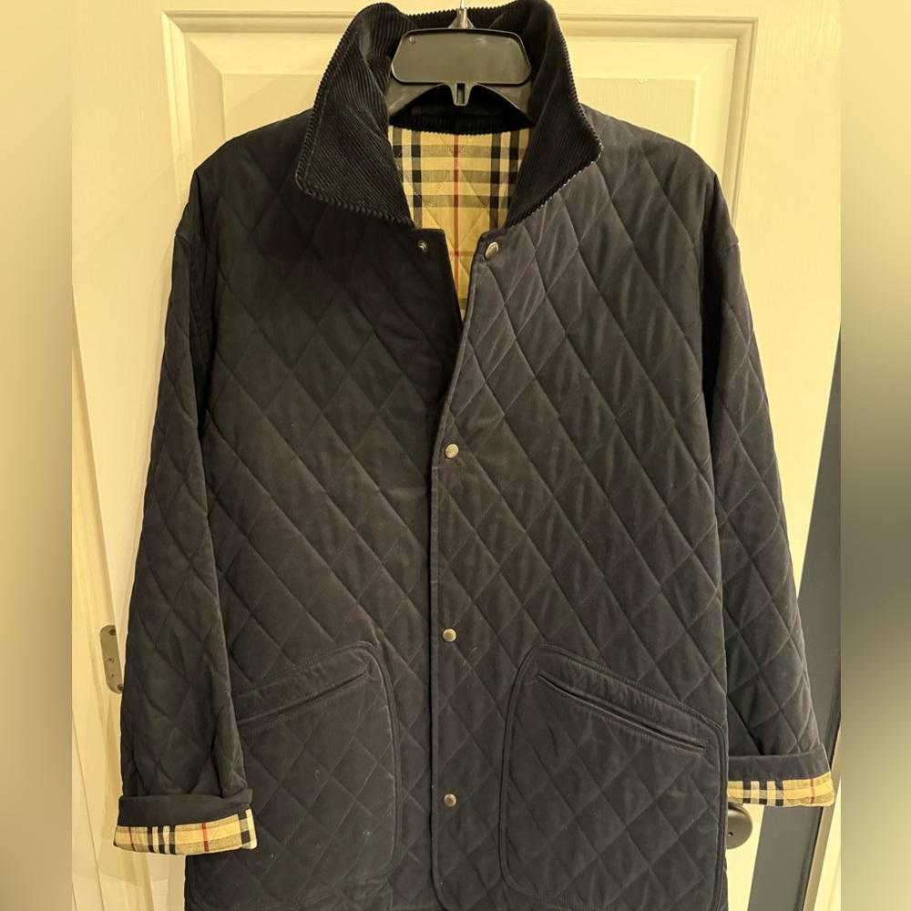 Burberry Navy Men’s lined Barn Jacket. Purchased at Burberry Store. Never wore.